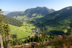 Blick über Inneralpbach und das Alpbachtal.