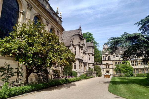 Unser Spaziergang durch das 1555 gegründete Trinity College.* Unser Spaziergang durch das 1555 gegründete Trinity College.*