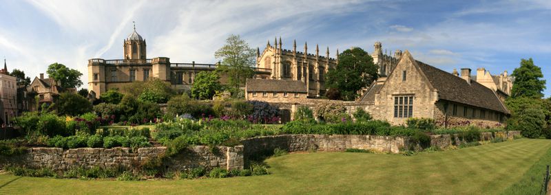 Das riesige Christ Church College am Rande der Stadt. Das riesige Christ Church College am Rande der Stadt.