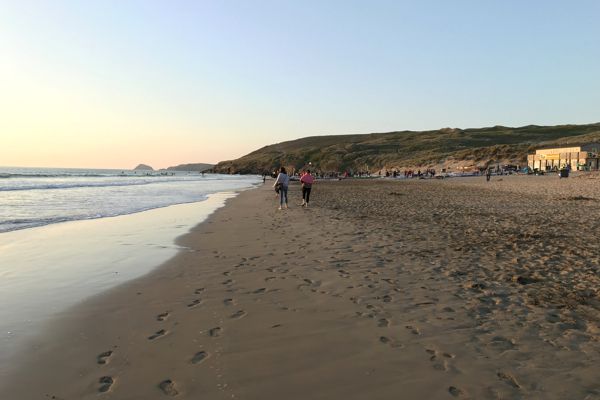 Spaziergang am Strand von Perranporth II. Spaziergang am Strand von Perranporth II.