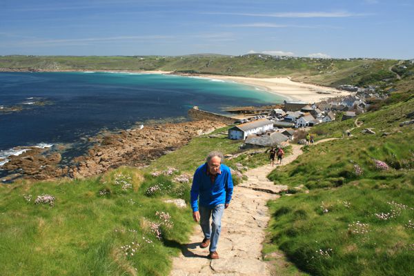 Das einzige steile Wegstück - der Aufstieg von Sennen Cove. Das einzige steile Wegstück - der Aufstieg von Sennen Cove.