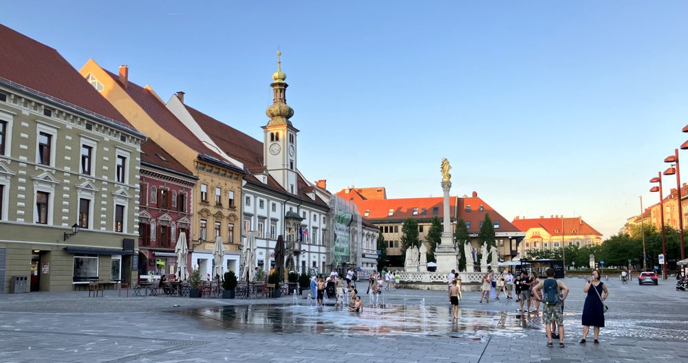 Der Hauptplatz von Maribor am Abend. Der Hauptplatz von Maribor am Abend.