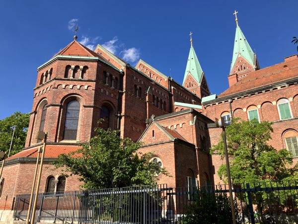 Franziskanerkirche von Maribor. Sehr sehenswert mit Kreuzgang. Franziskanerkirche von Maribor. Sehr sehenswert mit Kreuzgang.