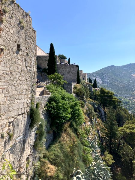 Die Burgmauern und Eingang der Festung Klis - I. Die Burgmauern und Eingang der Festung Klis - I.