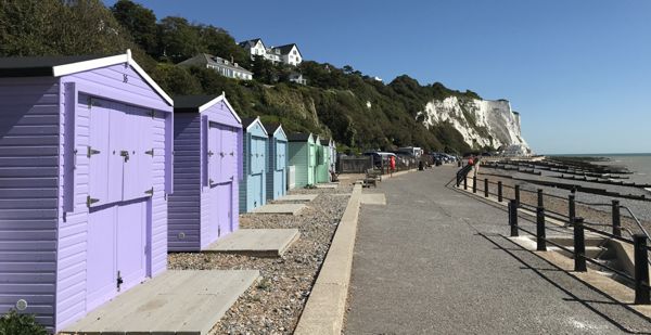 Die Weißen Klippen an der Südküste Englands bei St. Margaret’s at Cliffe in der Nähe von Dover.