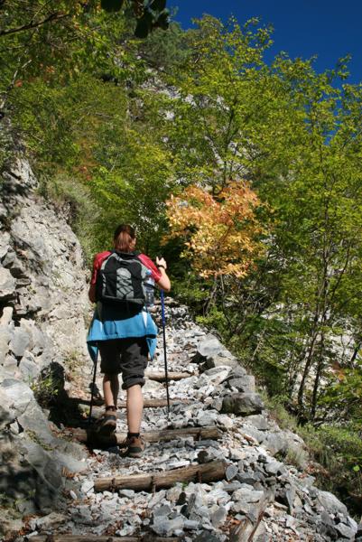 Aufstieg durch den Enipea Canyon Aufstieg durch den Enipea Canyon