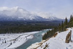 Ein toller Ausblick über Fluss und Berge vom Goats & Glacier Lookout.