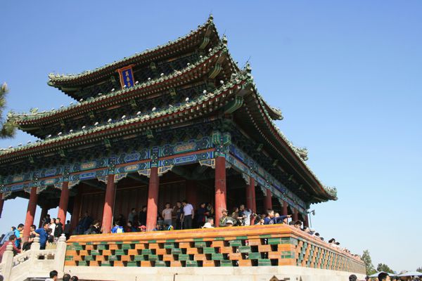 Der Wanchun Pavillon ist der höchste Punkt im Jingshan Park. Der Wanchun Pavillon ist der höchste Punkt im Jingshan Park.