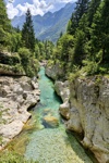 Die Großen Soča-Tröge mit smaragdgrünem, eiskalten Wasser.*