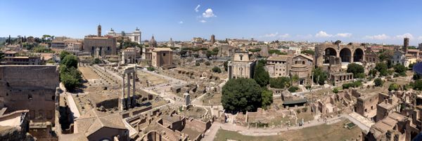 Das Forum Romanum vom Palast des Tiberius (Domus Tiberiana).