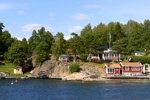 Sommerhäuser auf einer der unzähligen Stockholmer Schären.