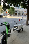 Wer bist Du denn? Essen wird automatisch ausgefahren.