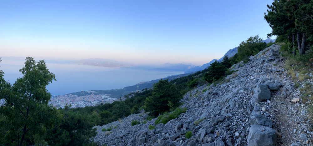 Blick noch vor dem Sonnenaufgang Richtung Norden. Blick noch vor dem Sonnenaufgang Richtung Norden.