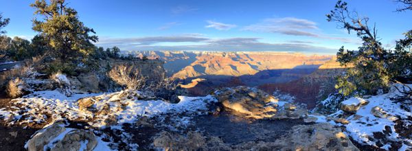 Grand Canyon am Abend kurz vor Sonnenuntergang vom Mather Point.
