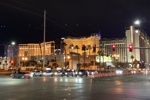 Unzählige Hotel- und Casinoanlagen ziehen sich entlang des Las Vegas Strips.