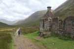 Verlassene Farmen im Hochtal kurz nach Kinlochleven.